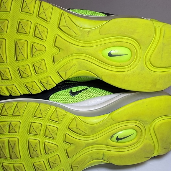 Nike - Picture 5 of 8